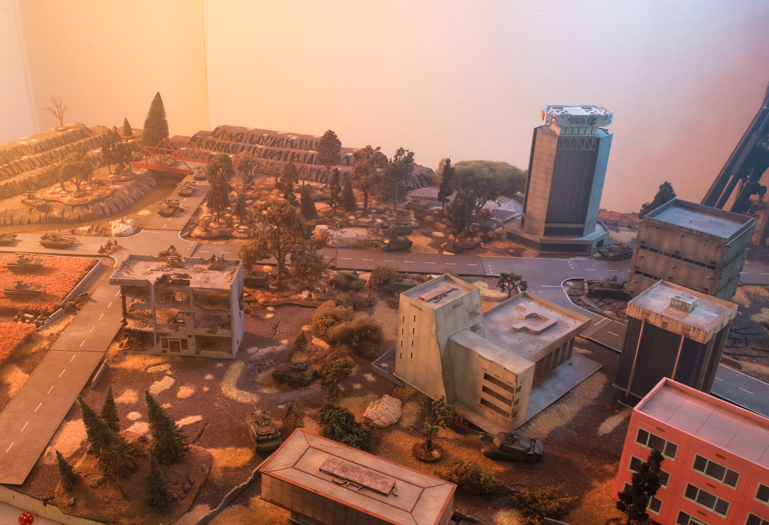 15mm terrain sci-fi / modern city with tanks