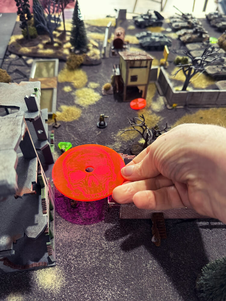 zona alfa blast template with miniature game